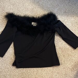 Quarter sleeve black vintage off the shoulder top lined with black fur